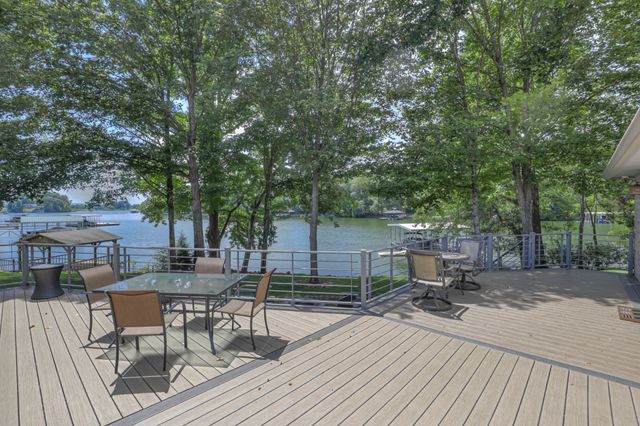 117 Lake St, Estill Springs, TN 37330