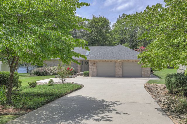 117 Lake St, Estill Springs, TN 37330