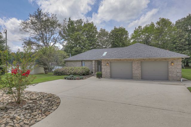 117 Lake St, Estill Springs, TN 37330