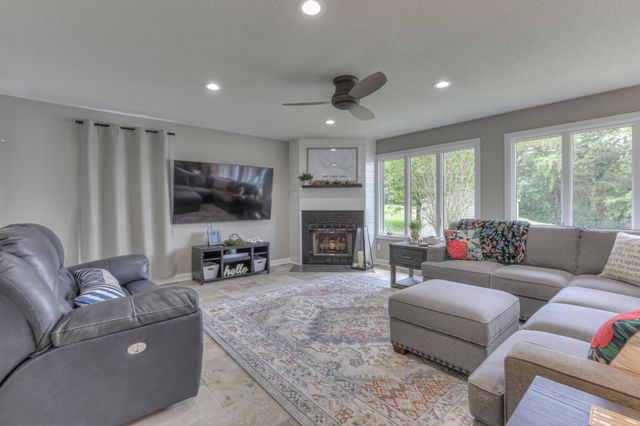 117 Lake St, Estill Springs, TN 37330