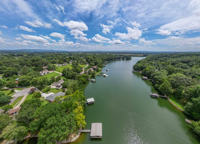 117 Lake St, Estill Springs, TN 37330