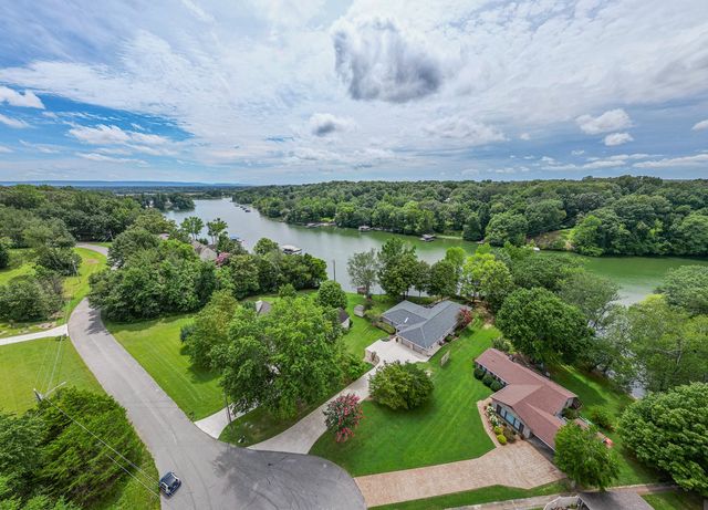 117 Lake St, Estill Springs, TN 37330