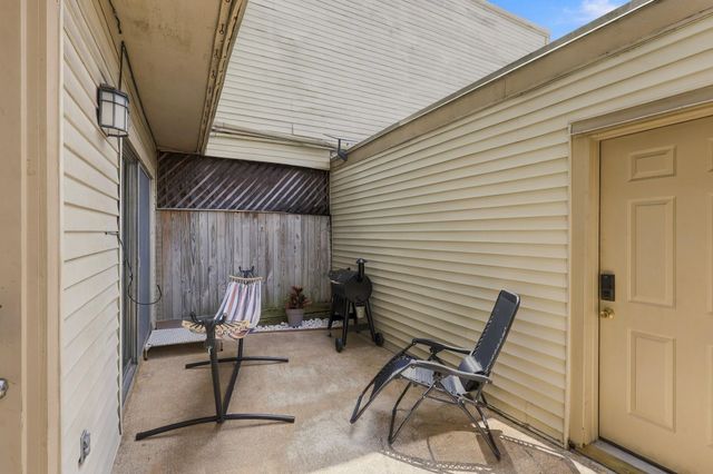 1950 Augusta Drive, Houston, TX 77057