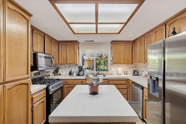 11524 Sherwood Way, Auburn, CA 95602