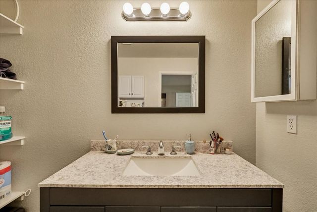 11524 Sherwood Way, Auburn, CA 95602