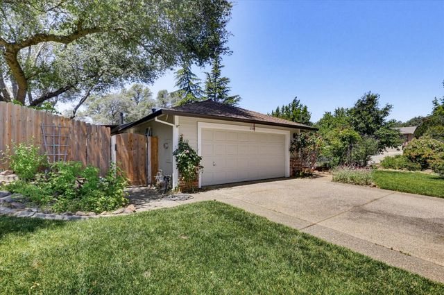 11524 Sherwood Way, Auburn, CA 95602