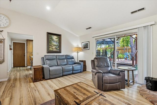11524 Sherwood Way, Auburn, CA 95602