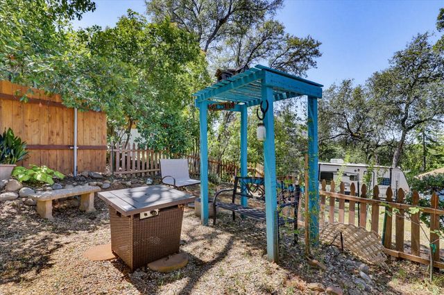 11524 Sherwood Way, Auburn, CA 95602