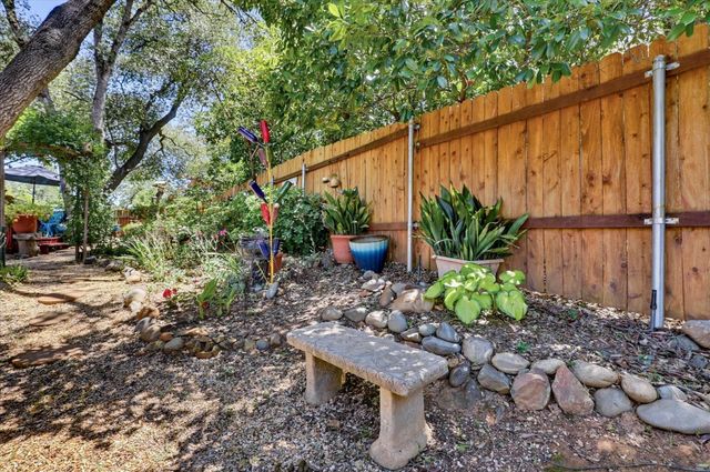 11524 Sherwood Way, Auburn, CA 95602
