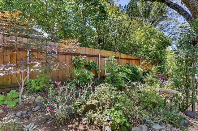 11524 Sherwood Way, Auburn, CA 95602