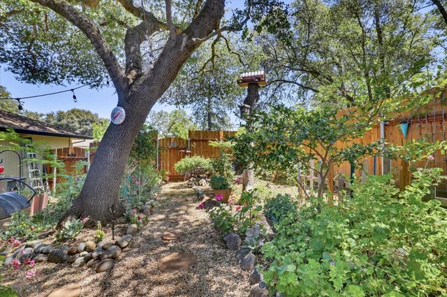 11524 Sherwood Way, Auburn, CA 95602