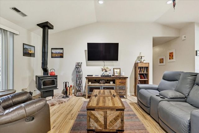 11524 Sherwood Way, Auburn, CA 95602