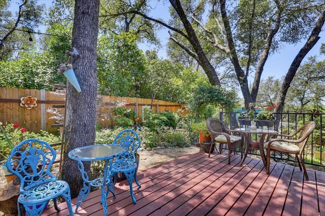 11524 Sherwood Way, Auburn, CA 95602