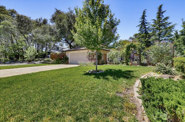 11524 Sherwood Way, Auburn, CA 95602