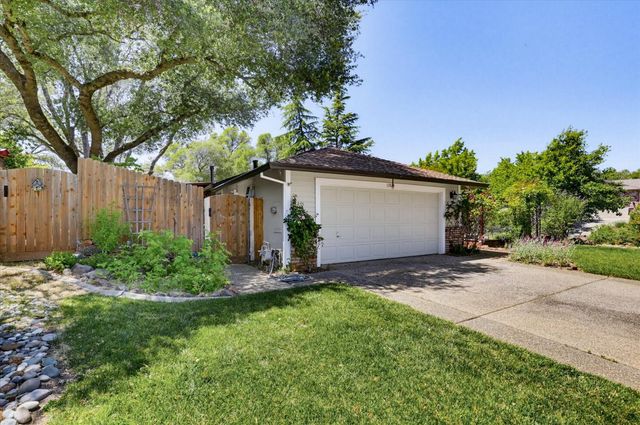 11524 Sherwood Way, Auburn, CA 95602