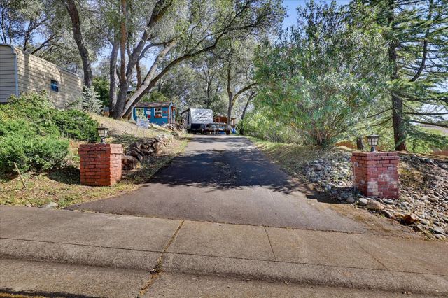 11524 Sherwood Way, Auburn, CA 95602
