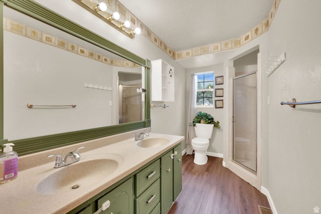 Image 12 of property listing at 6183 S 2375 E, South Ogden, UT 84403