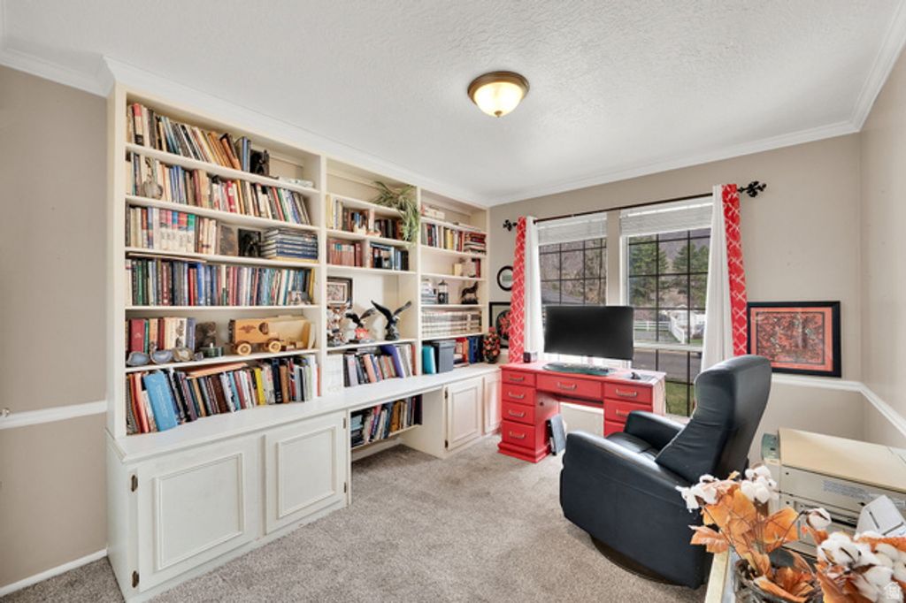 Image 16 of property listing at 6183 S 2375 E, South Ogden, UT 84403