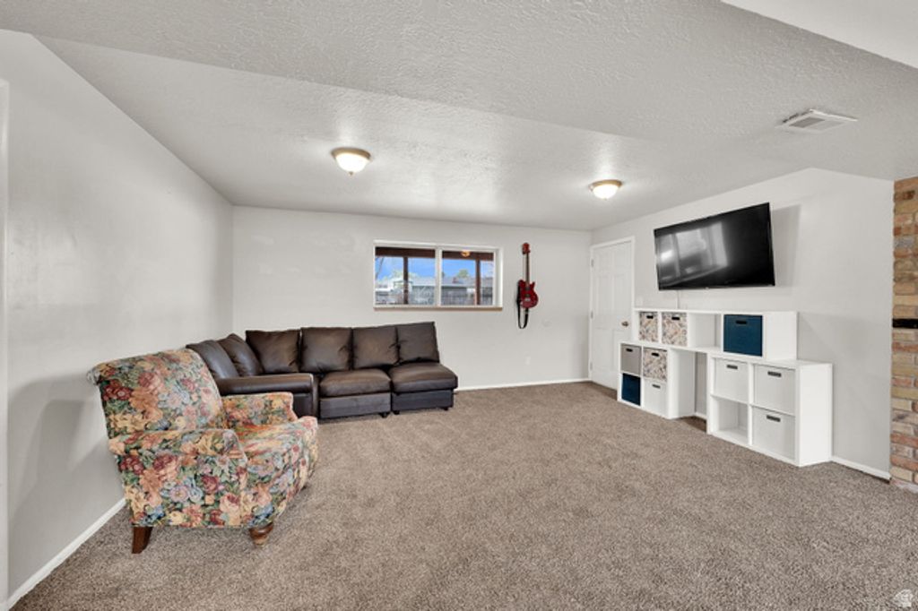 Image 25 of property listing at 6183 S 2375 E, South Ogden, UT 84403