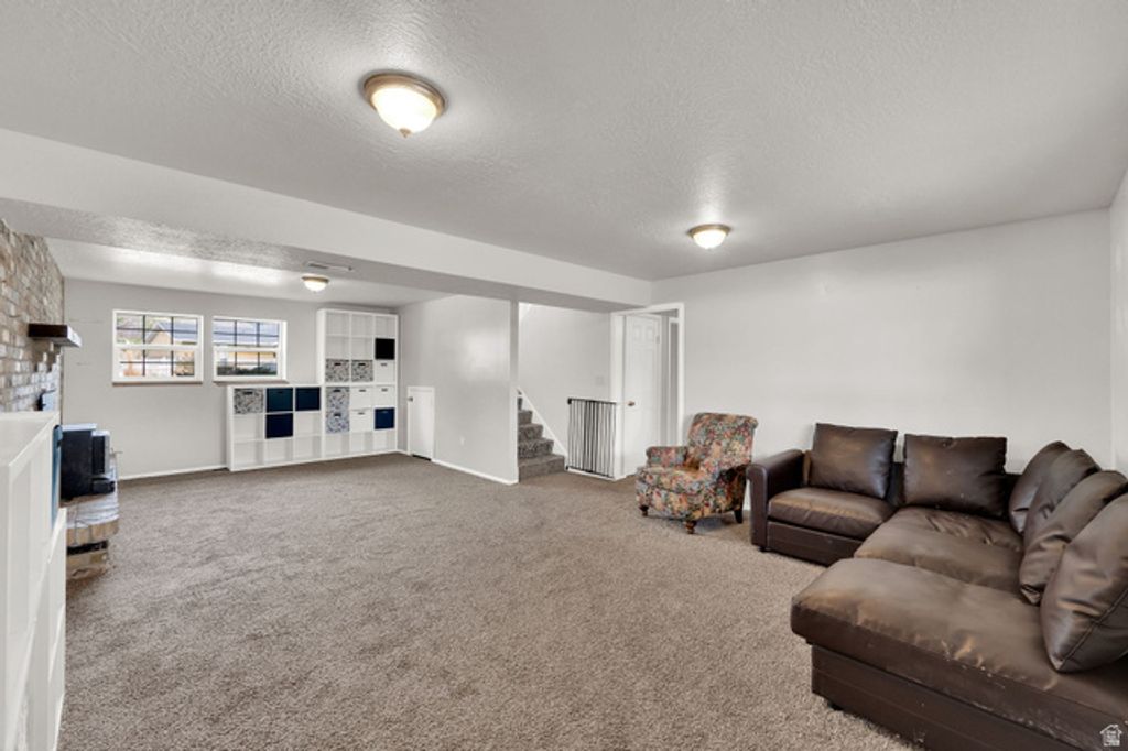 Image 33 of property listing at 6183 S 2375 E, South Ogden, UT 84403