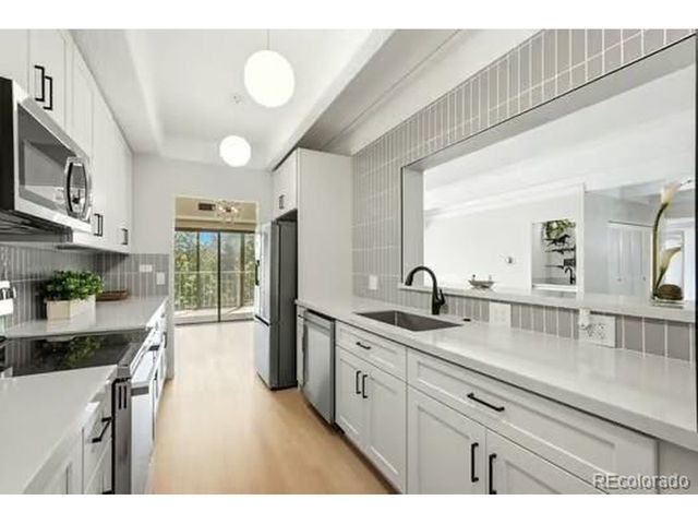 7865 E Mississippi Ave 304, Denver, CO 80247