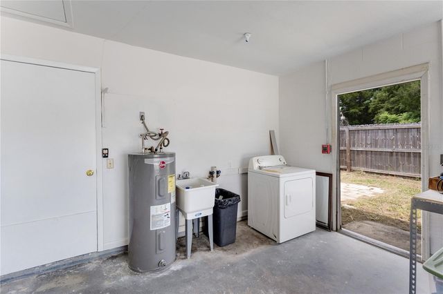 712 OAK LANE, Groveland, FL 34736