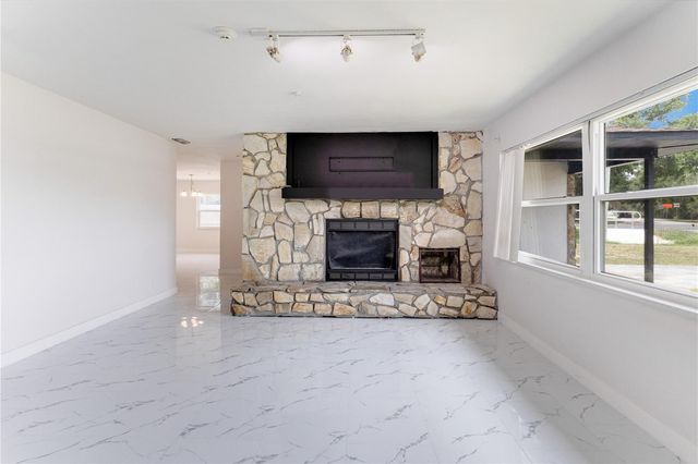 712 OAK LANE, Groveland, FL 34736