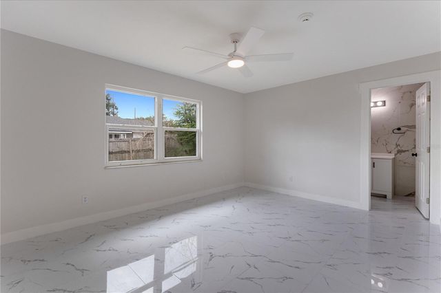 712 OAK LANE, Groveland, FL 34736