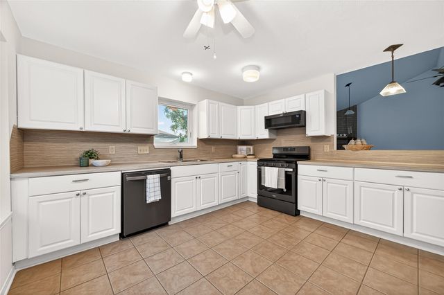13423 Ravens Caw Drive, Cypress, TX 77429