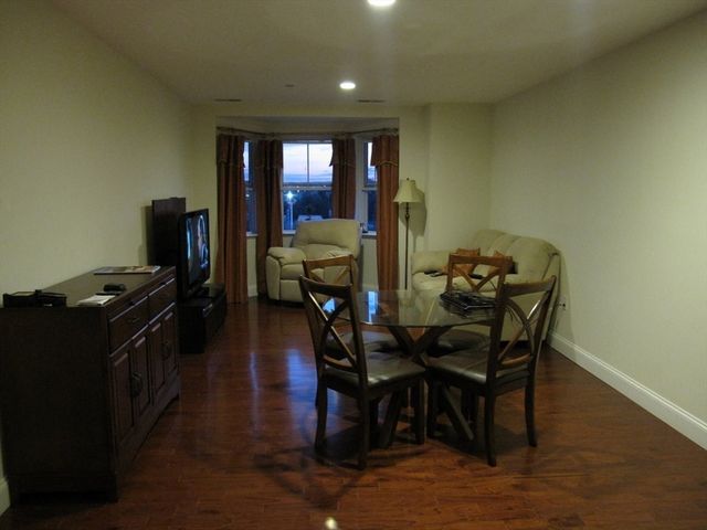 120 Wyllis Ave 319, Everett, MA 02149