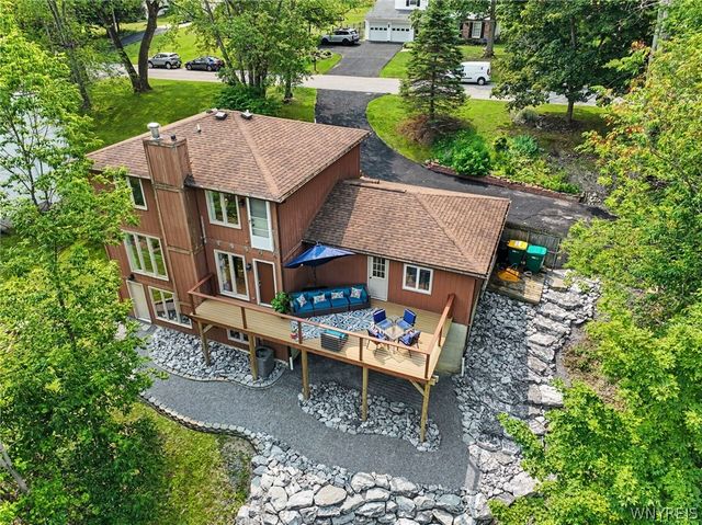 12 Fairlawn Drive, Aurora, NY 14052