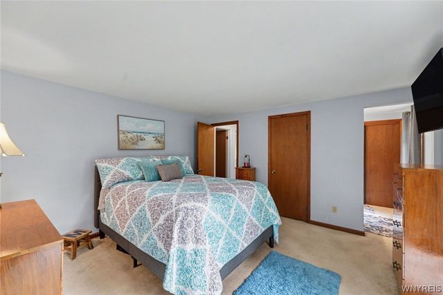 12 Fairlawn Drive, Aurora, NY 14052