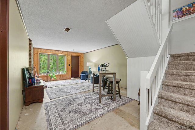 12 Fairlawn Drive, Aurora, NY 14052