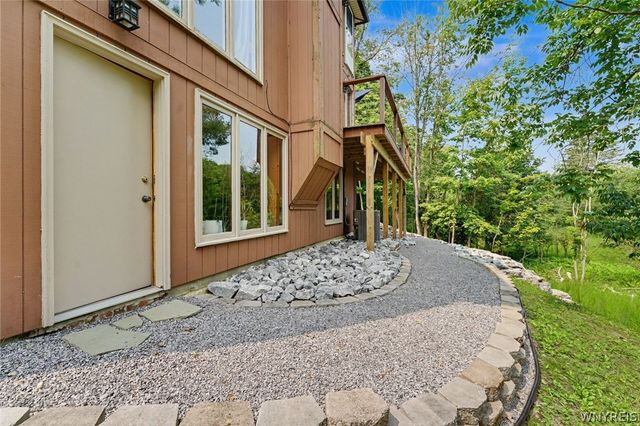 12 Fairlawn Drive, Aurora, NY 14052