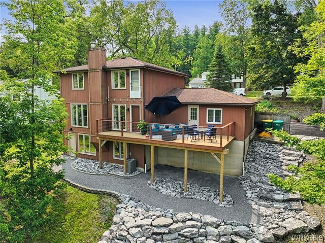 12 Fairlawn Drive, Aurora, NY 14052