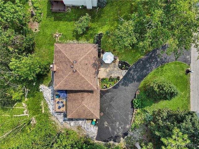 12 Fairlawn Drive, Aurora, NY 14052