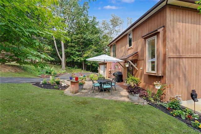 12 Fairlawn Drive, Aurora, NY 14052