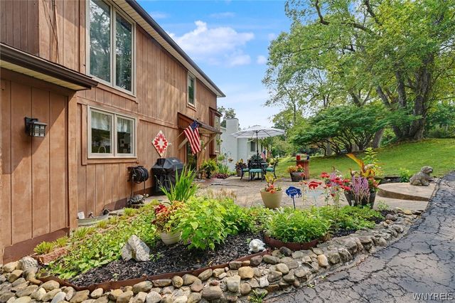 12 Fairlawn Drive, Aurora, NY 14052