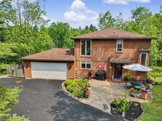 12 Fairlawn Drive, Aurora, NY 14052