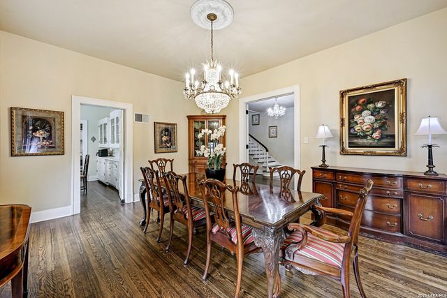 403 E BOWIE, Luling, TX 78648
