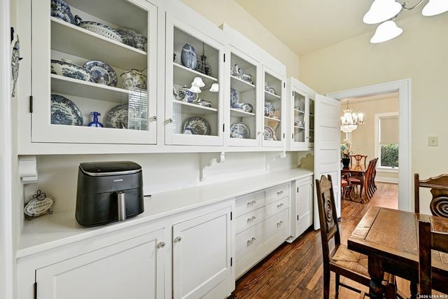 403 E BOWIE, Luling, TX 78648