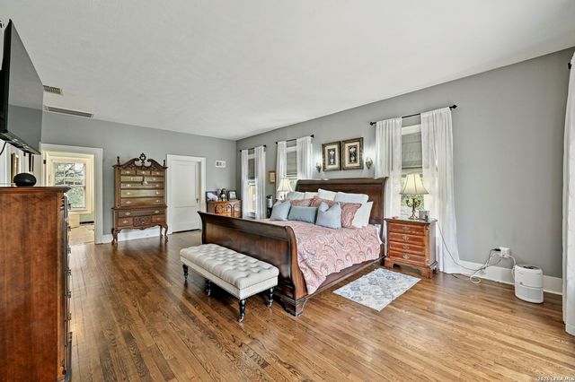 403 E BOWIE, Luling, TX 78648