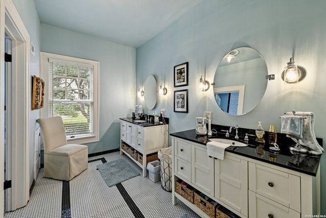 403 E BOWIE, Luling, TX 78648