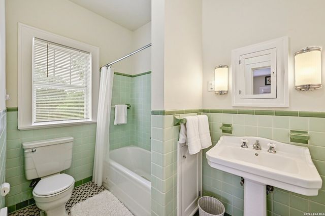 403 E BOWIE, Luling, TX 78648