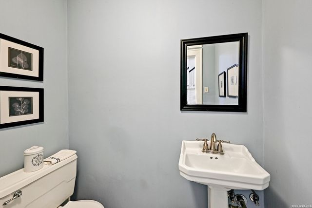 403 E BOWIE, Luling, TX 78648