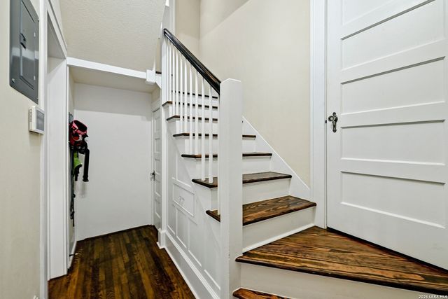 403 E BOWIE, Luling, TX 78648