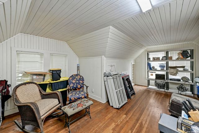 403 E BOWIE, Luling, TX 78648