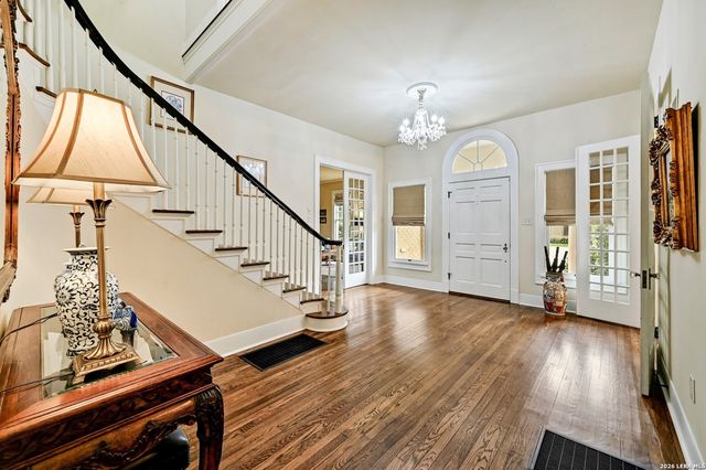 403 E BOWIE, Luling, TX 78648