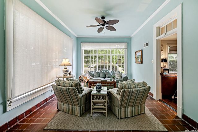 403 E BOWIE, Luling, TX 78648