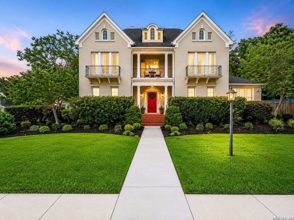 403 E BOWIE, Luling, TX 78648